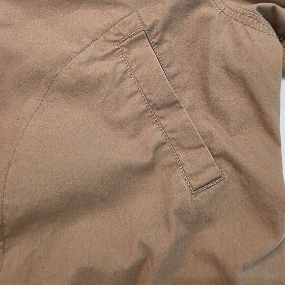 Old Navy men's field or barn jacket, made of tan canvas with a corduroy collar. - Picture 6 of 10